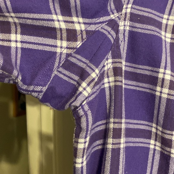 Women’s Duluth Trading flannel shirt - Picture 4 of 7